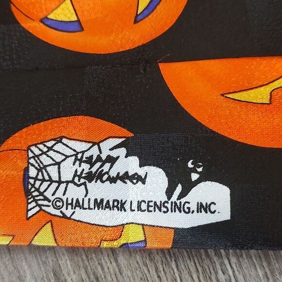 Hallmark Specialties  Halloween Jack O Lantern Pumpkin Holiday tie - Picture 5 of 6